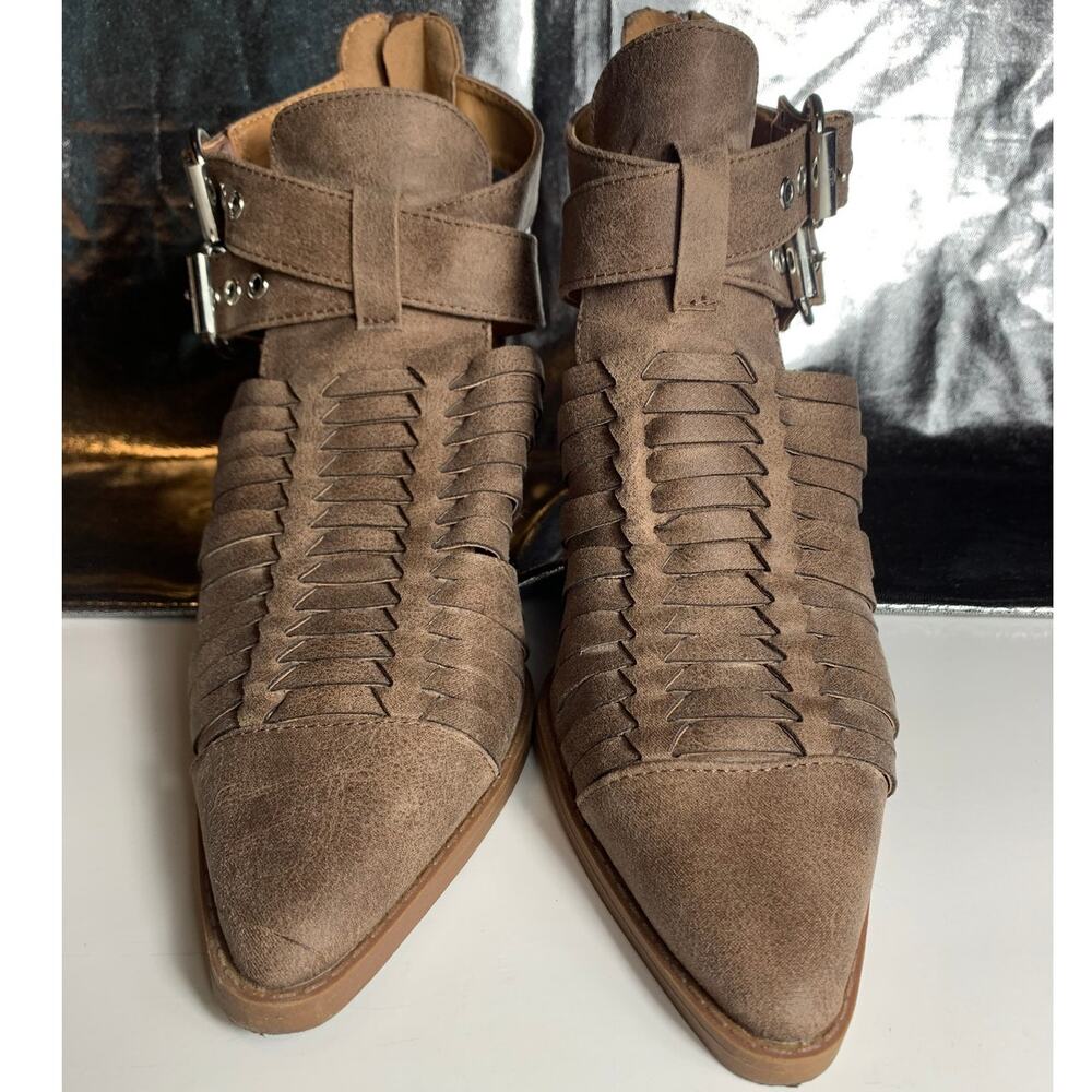 Qupid Strappy Open Side Heeled Booties Womens 5.5 Western Boho Chic Neutral